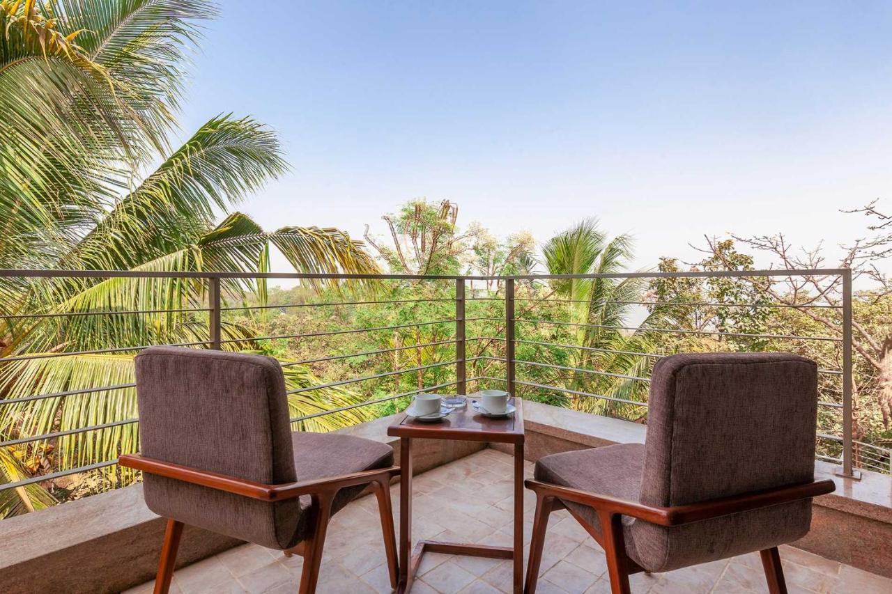 אליבג The Blue Horizon By Stayvista - Featuring A Beach-View Villa With A Swimming Pool, Indoor Games, And A Relaxing Balcony מראה חיצוני תמונה