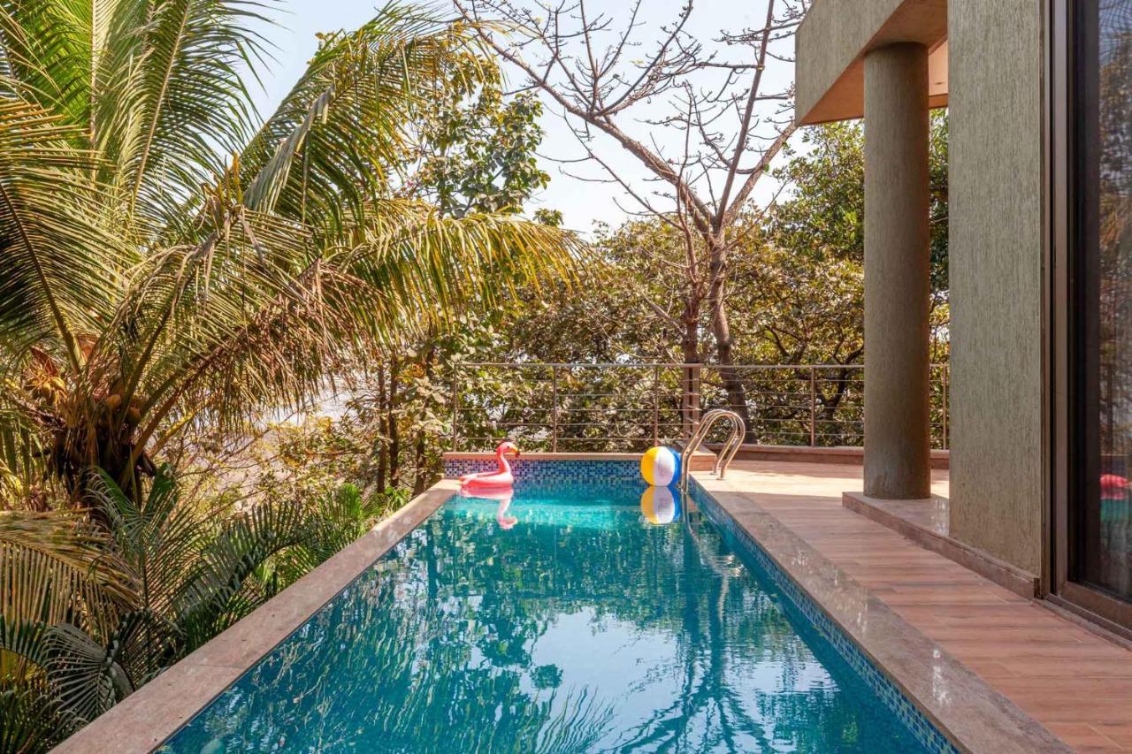 אליבג The Blue Horizon By Stayvista - Featuring A Beach-View Villa With A Swimming Pool, Indoor Games, And A Relaxing Balcony מראה חיצוני תמונה