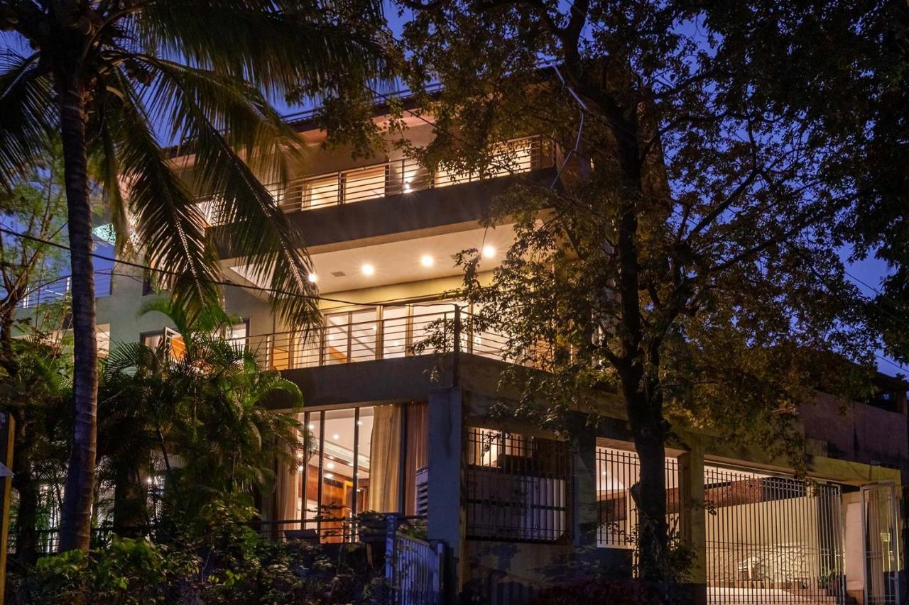 אליבג The Blue Horizon By Stayvista - Featuring A Beach-View Villa With A Swimming Pool, Indoor Games, And A Relaxing Balcony מראה חיצוני תמונה